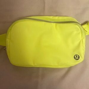 Lululemon Everywhere Belt Bag Electric Lemkn